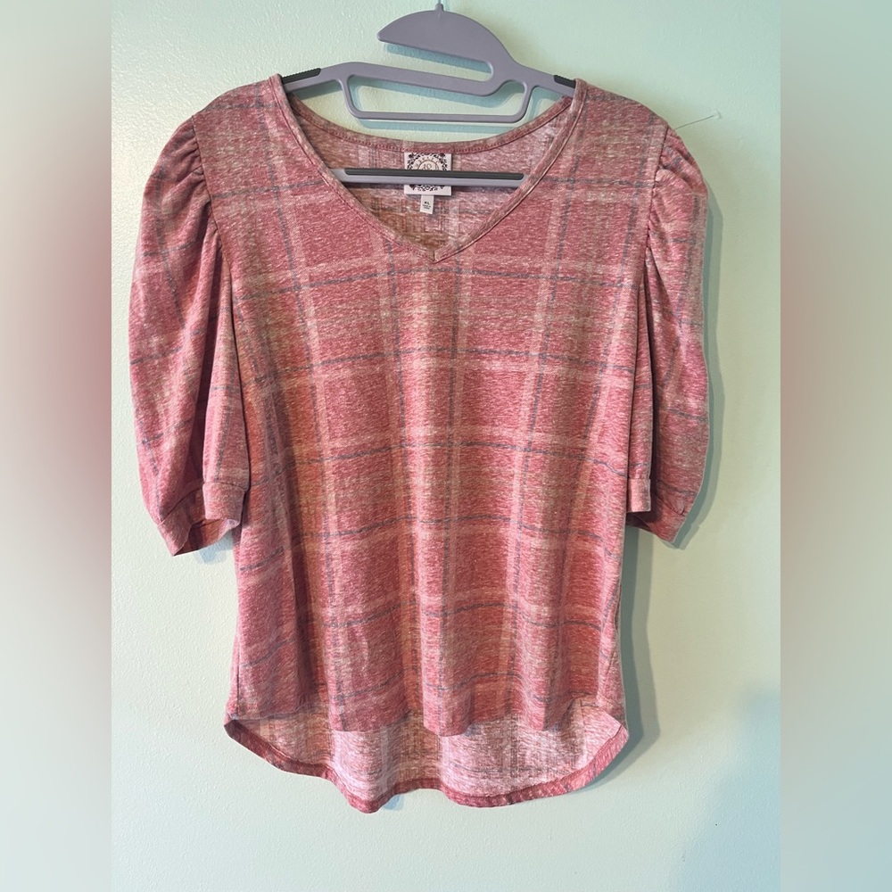 Trueself TS Light Plaid Cottagecore Top with puff short sleeves. XL.
